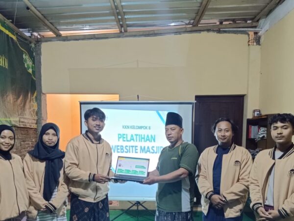 Modernisasi Masjid: Website Jami Al-Ikhlas Diserahkan, Pengurus Diberi Pelatihan Pengelolaan